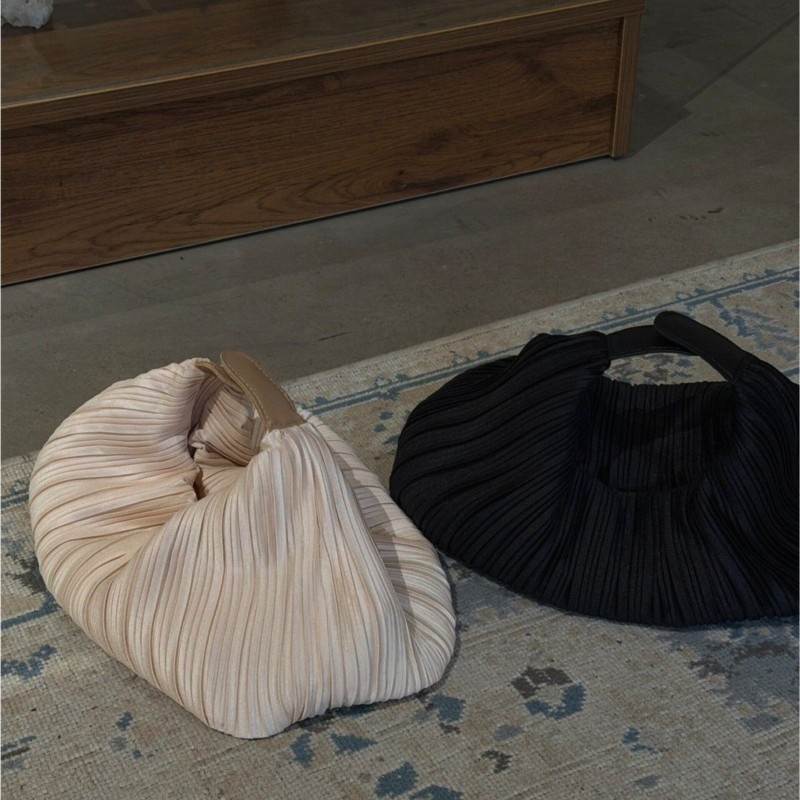 Sac à main plissé en forme de  - Interior Design High End avis et prix